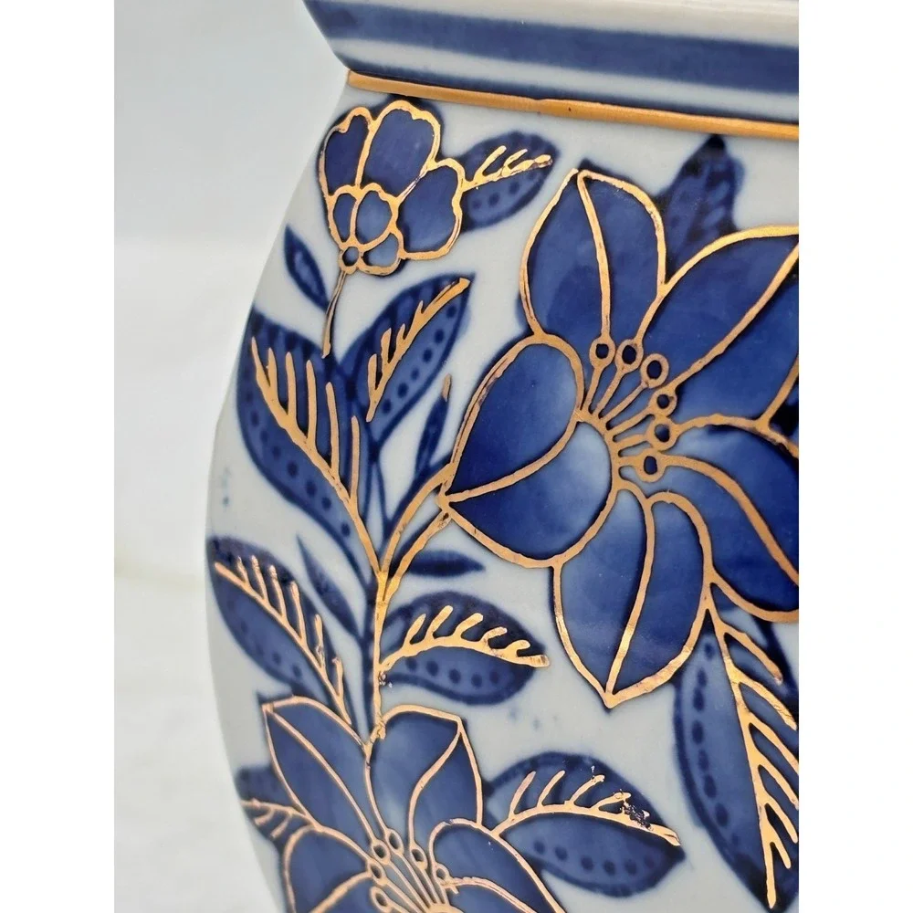 Vintage Chinoiserie Square Ginger Jar Porcelain Blue & White Gilt Gold Accents